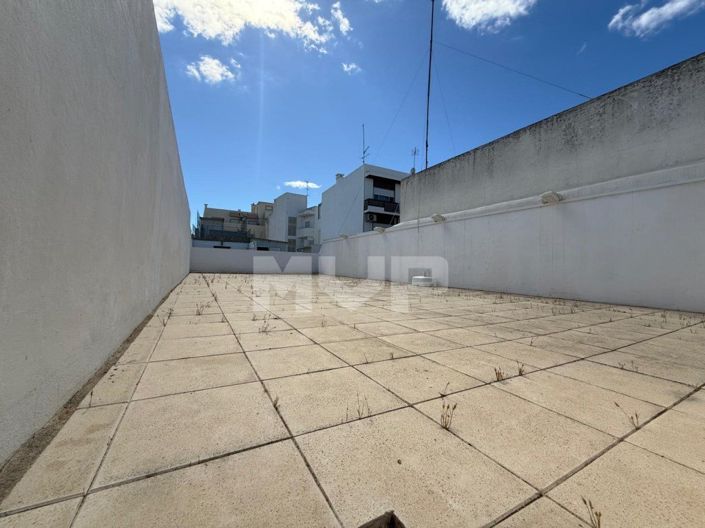 Image No.14-3 Bed House for sale