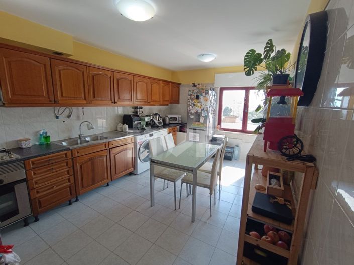Image No.10-3 Bed Apartment for sale