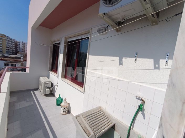 Image No.21-3 Bed Apartment for sale