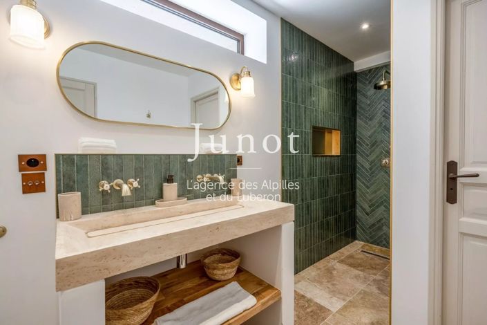 Image No.17-5 Bed House for sale