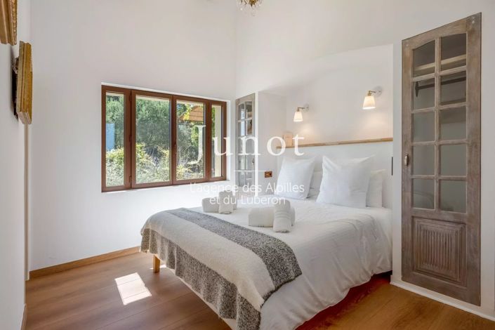 Image No.18-5 Bed House for sale