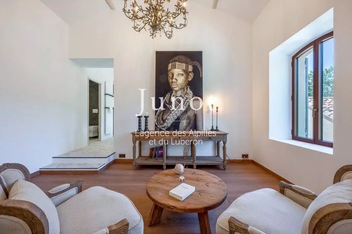Image No.20-5 Bed House for sale
