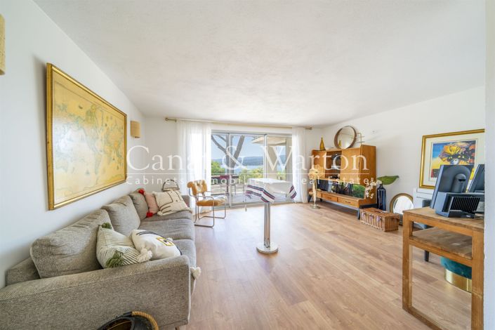 Image No.24-5 Bed House for sale