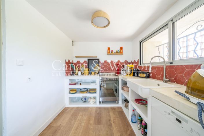 Image No.26-5 Bed House for sale