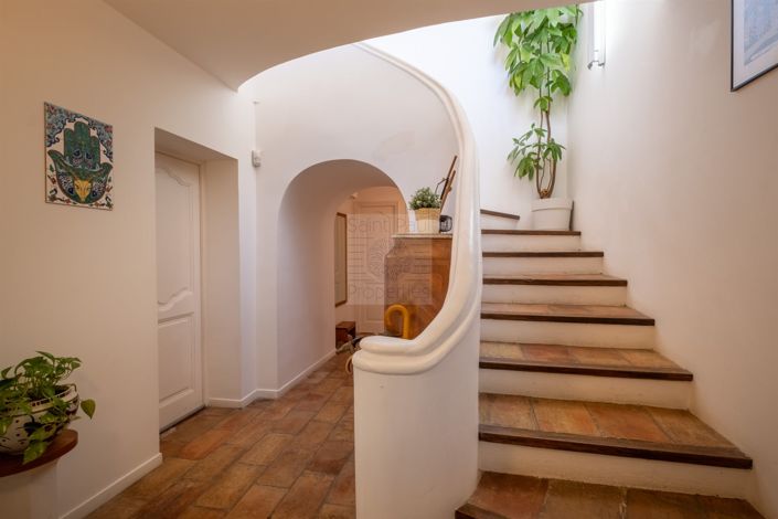 Image No.6-4 Bed House for sale