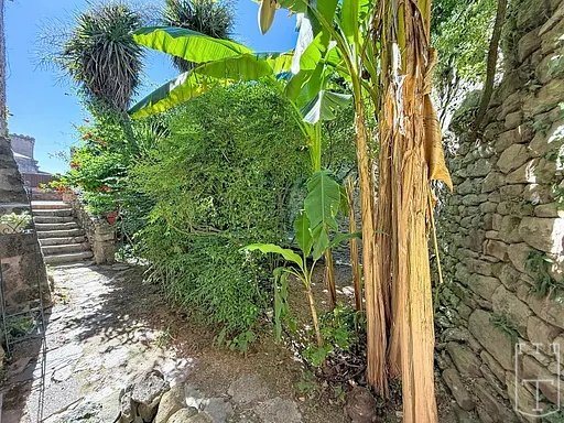 Image No.16-6 Bed House for sale