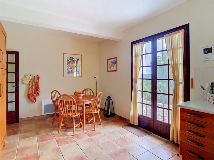 Image No.10-4 Bed House for sale