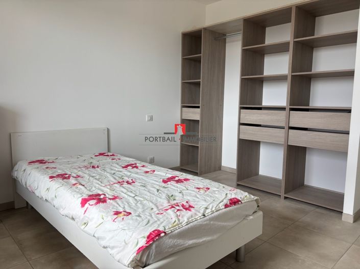 Image No.11-3 Bed House for sale