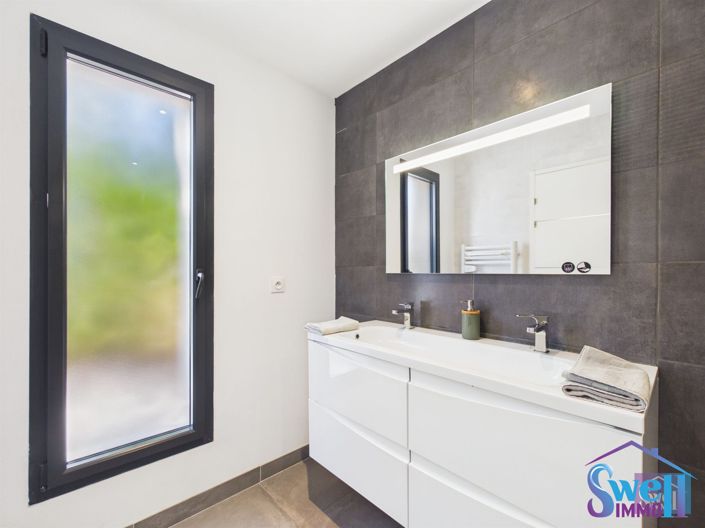 Image No.23-4 Bed House for sale