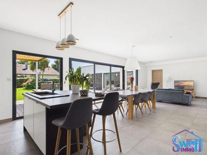 Image No.8-4 Bed House for sale