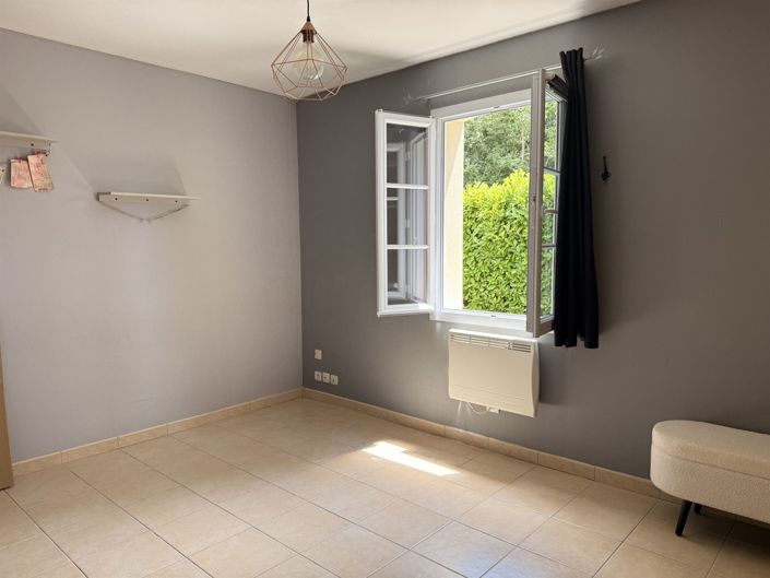 Image No.10-5 Bed House for sale