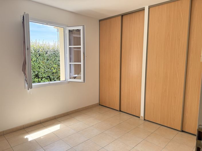 Image No.12-5 Bed House for sale