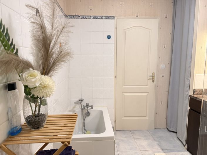 Image No.15-5 Bed House for sale
