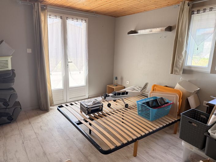Image No.17-5 Bed House for sale