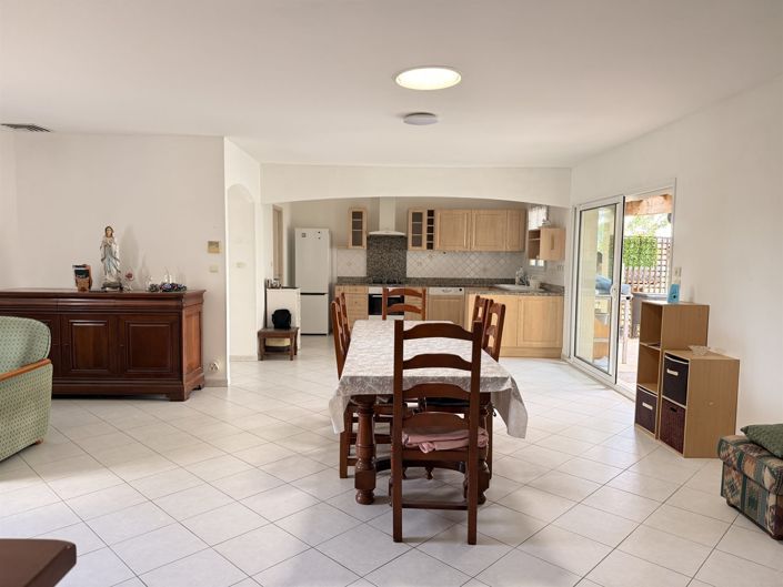 Image No.2-5 Bed House for sale