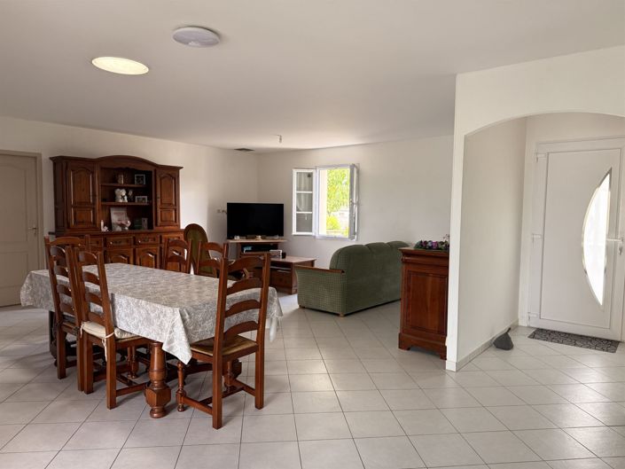 Image No.25-5 Bed House for sale