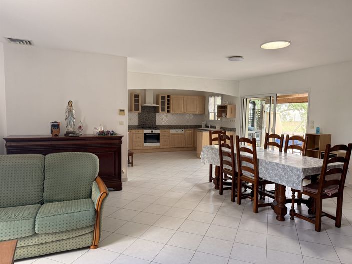 Image No.26-5 Bed House for sale