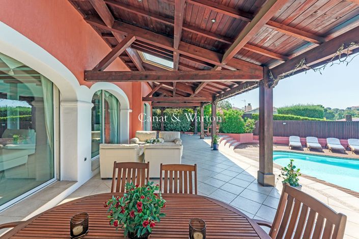 Image No.2-4 Bed House for sale