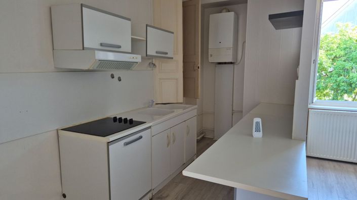 Image No.11-10 Bed House for sale