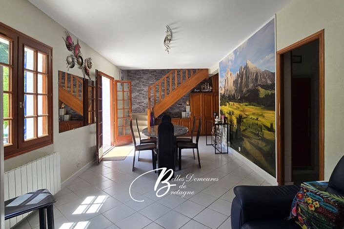 Image No.9-8 Bed House for sale