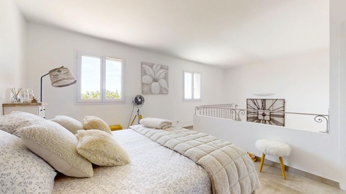 Image No.16-4 Bed House for sale