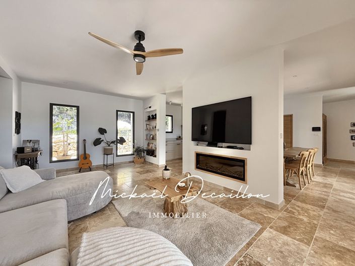 Image No.8-3 Bed House for sale
