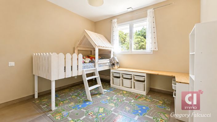 Image No.11-4 Bed House for sale