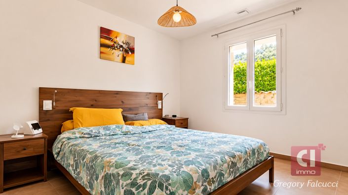 Image No.12-4 Bed House for sale