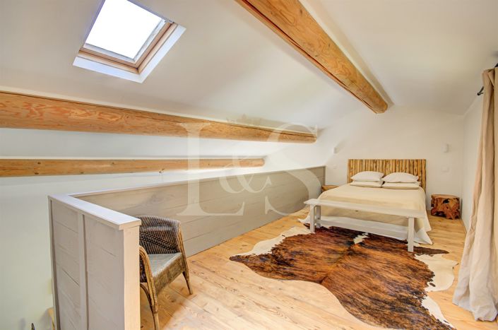 Image No.17-11 Bed House for sale