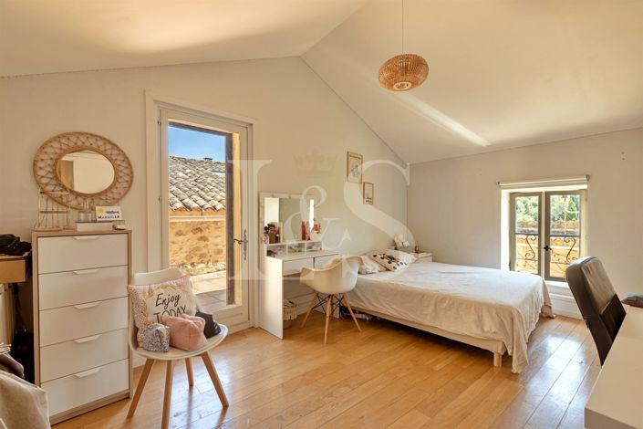 Image No.9-11 Bed House for sale