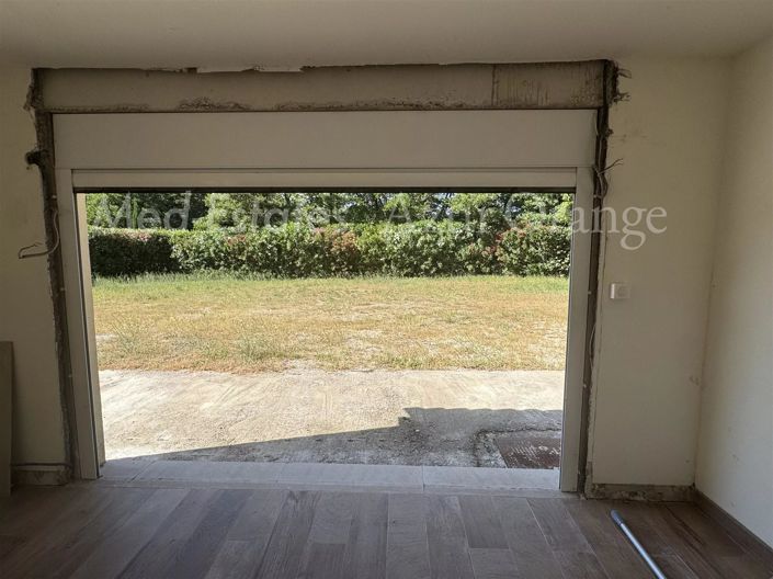 Image No.16-5 Bed House for sale