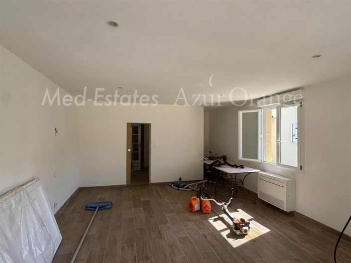 Image No.19-5 Bed House for sale