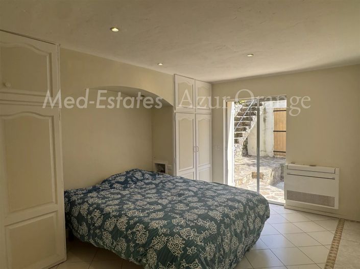 Image No.21-5 Bed House for sale