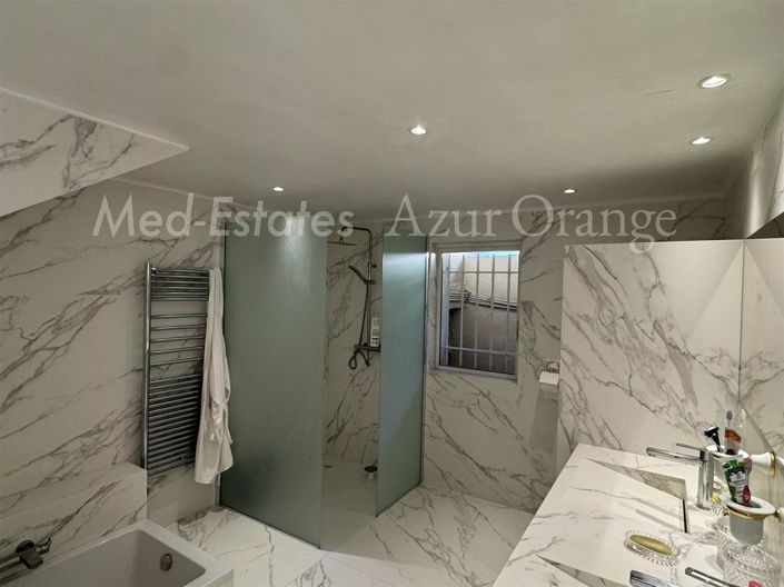 Image No.23-5 Bed House for sale