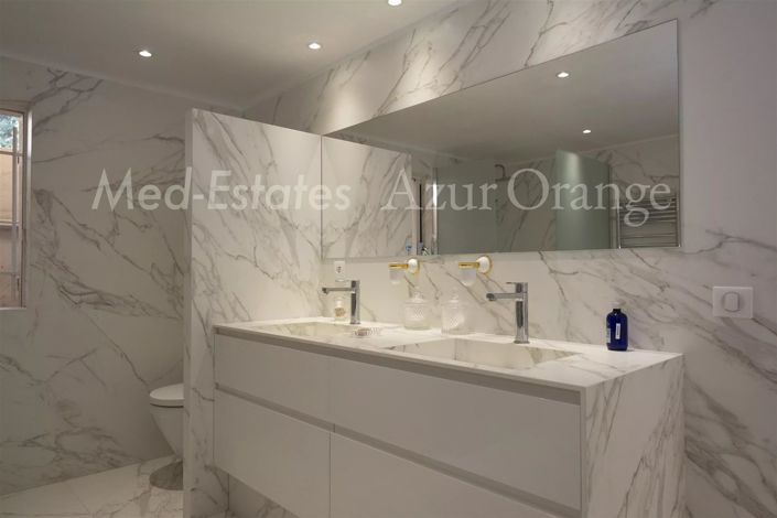 Image No.25-5 Bed House for sale