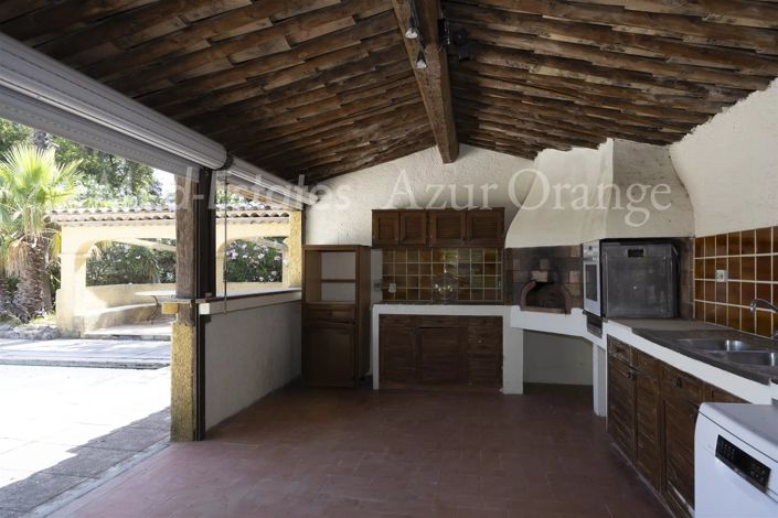 Image No.30-5 Bed House for sale