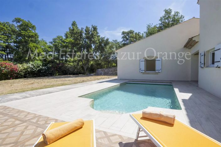 Image No.8-5 Bed House for sale