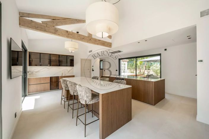 Image No.25-5 Bed House for sale