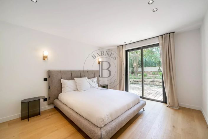 Image No.29-5 Bed House for sale
