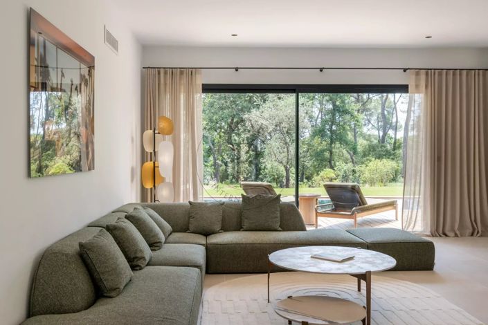 Image No.4-5 Bed House for sale