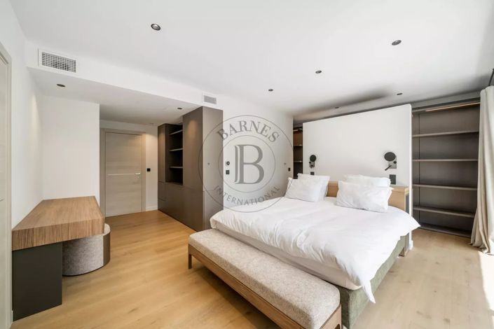 Image No.7-5 Bed House for sale