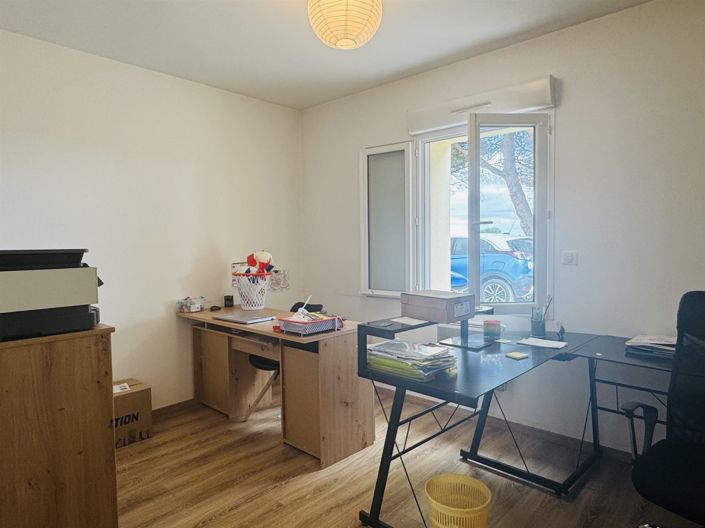 Image No.24-4 Bed House for sale