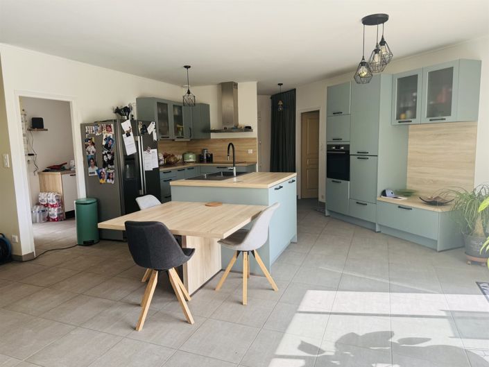 Image No.6-4 Bed House for sale