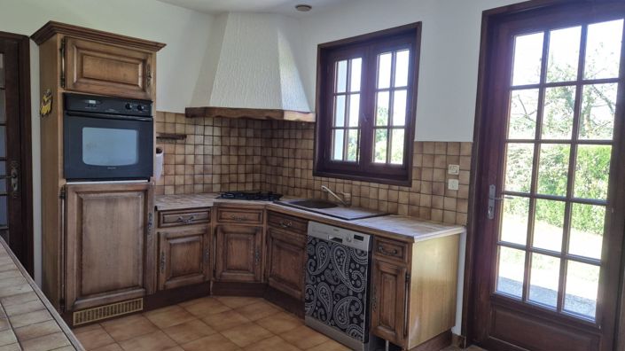 Image No.8-3 Bed House for sale