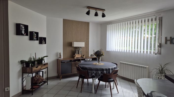 Image No.10-3 Bed House for sale