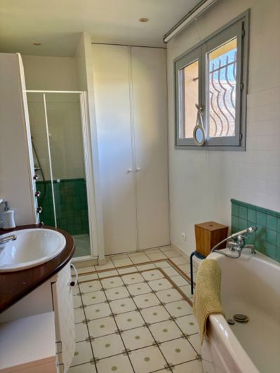 Image No.11-4 Bed House for sale
