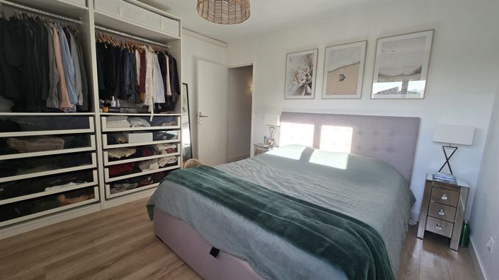 Image No.5-2 Bed House for sale