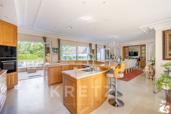 Image No.12-5 Bed House for sale
