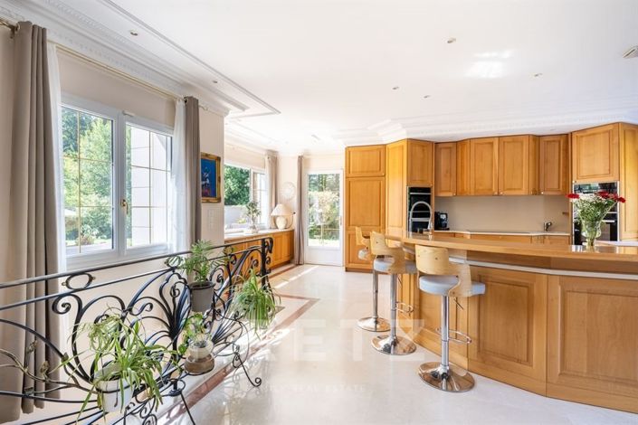 Image No.13-5 Bed House for sale