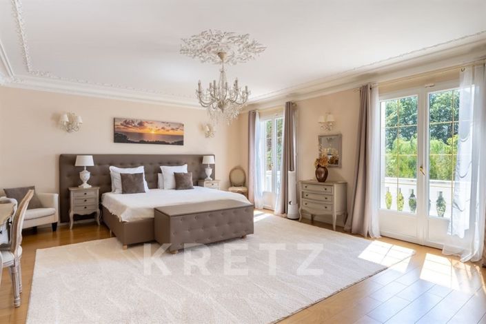 Image No.19-5 Bed House for sale